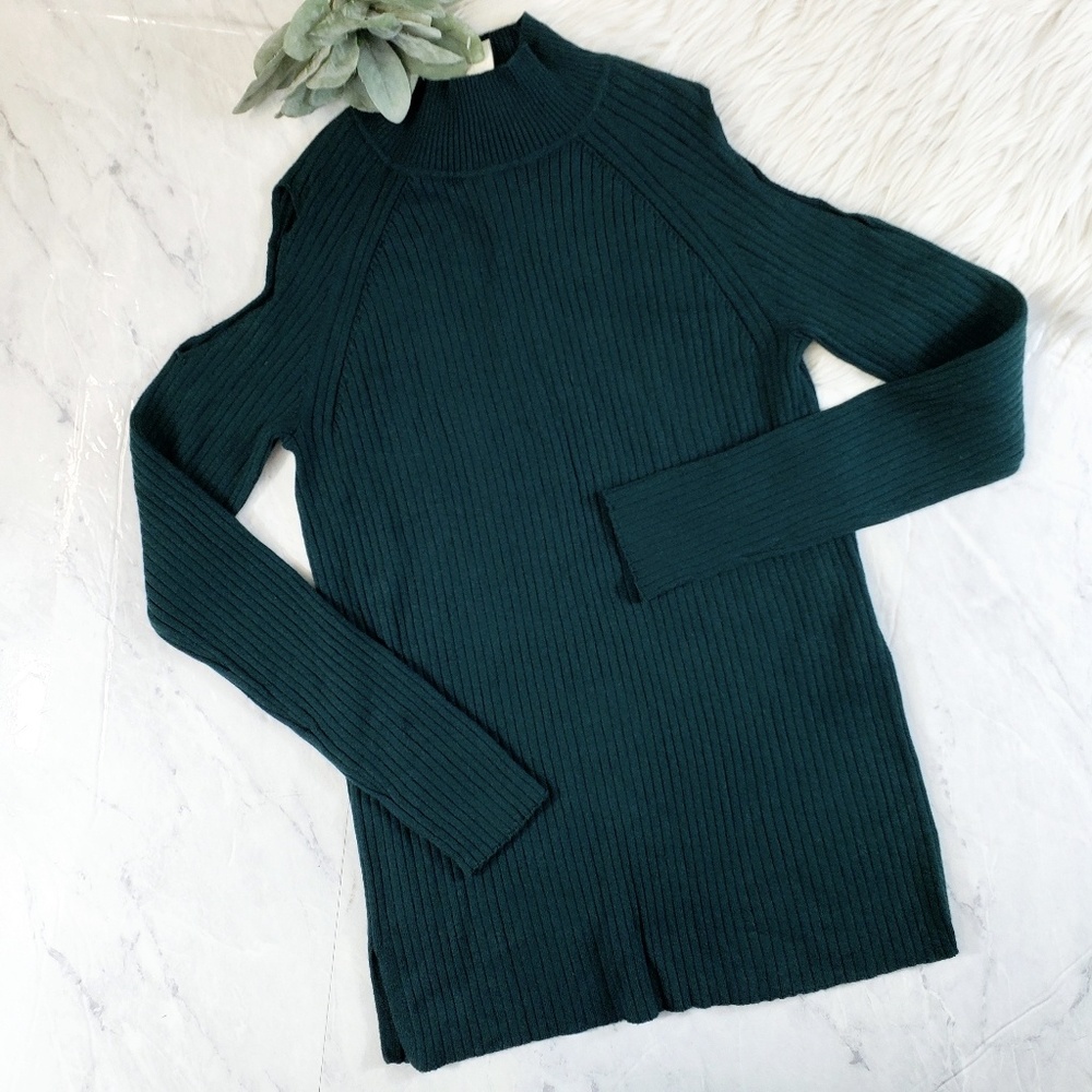Chico's Green Cold Shoulder Mock Ribbed Sweater